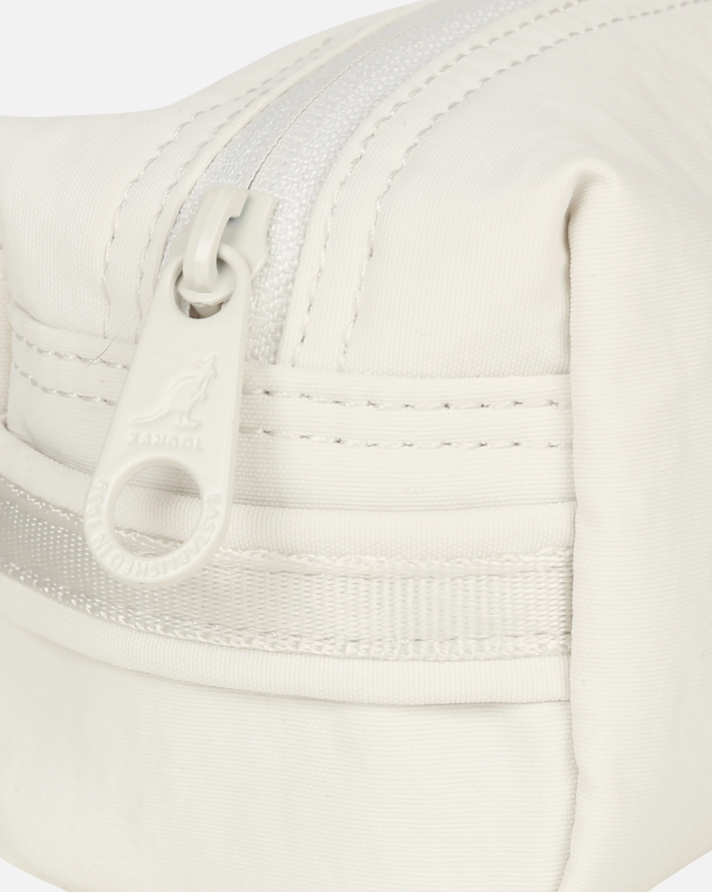 Essential Retro Core Pouch - Image 5